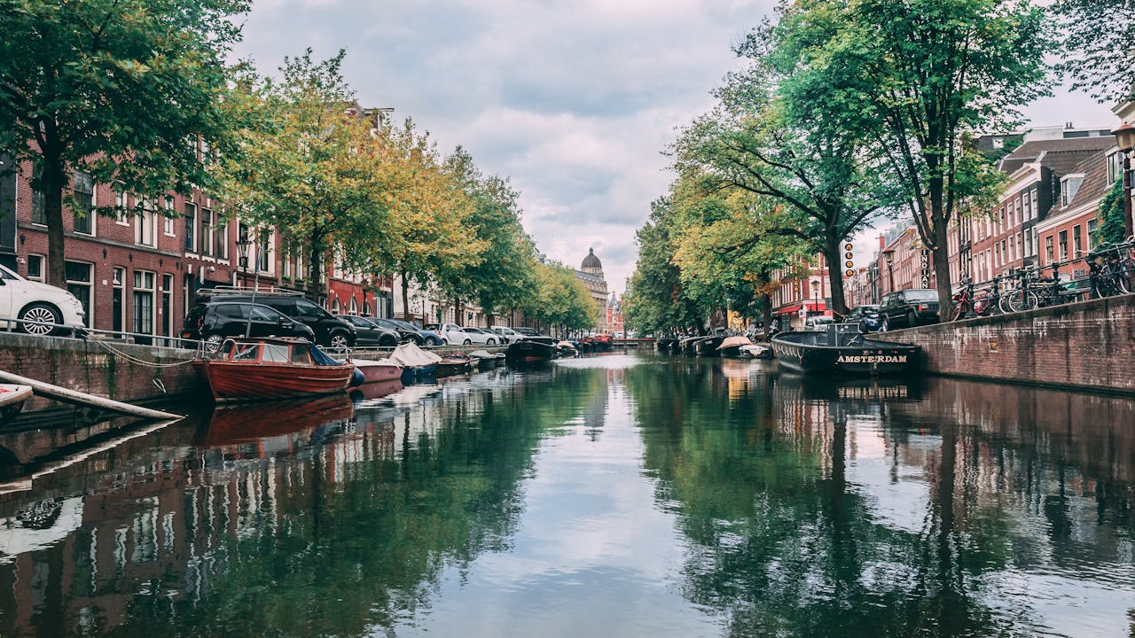 Amsterdamse huizenmarkt: waarom een aankoopmakelaar essentieel is
